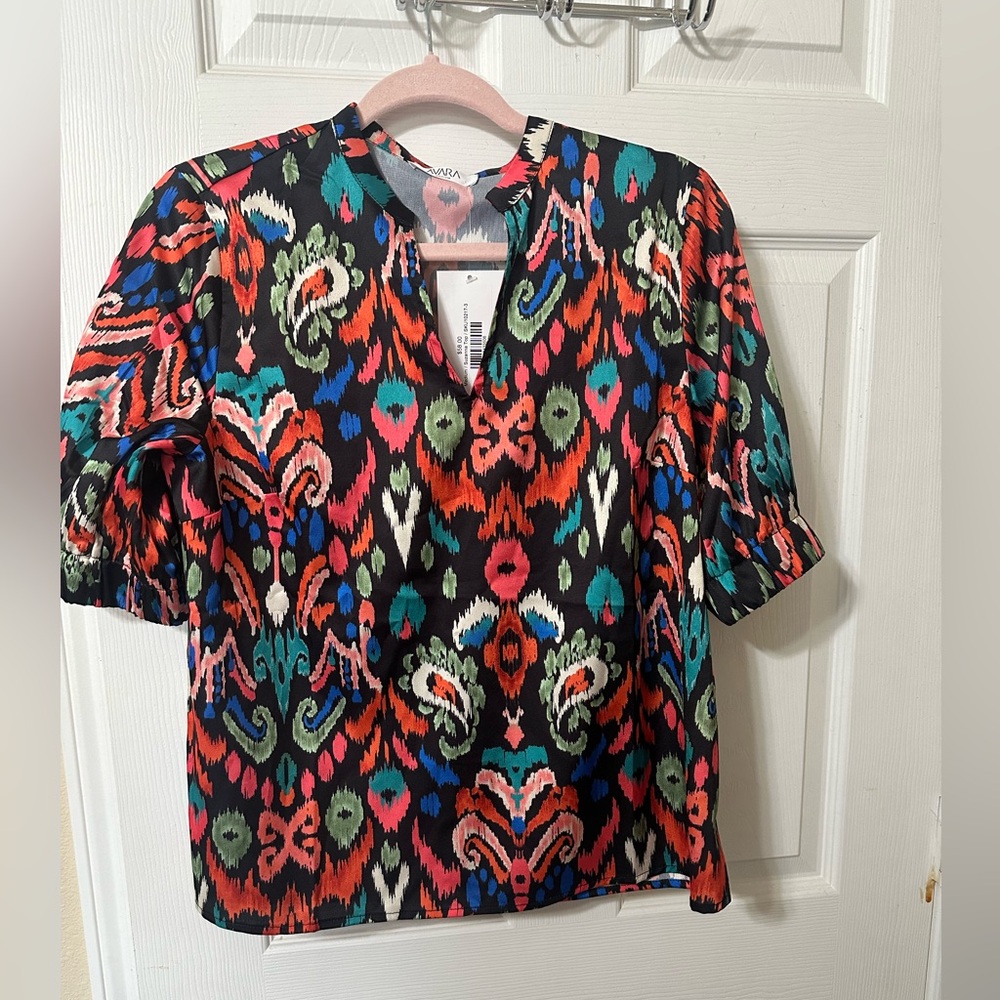 Avara Colorful ikat top